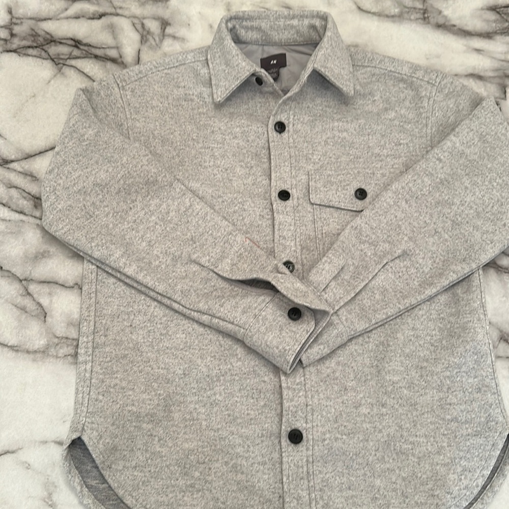 H and M Mens Gray overshirt.  Size Small